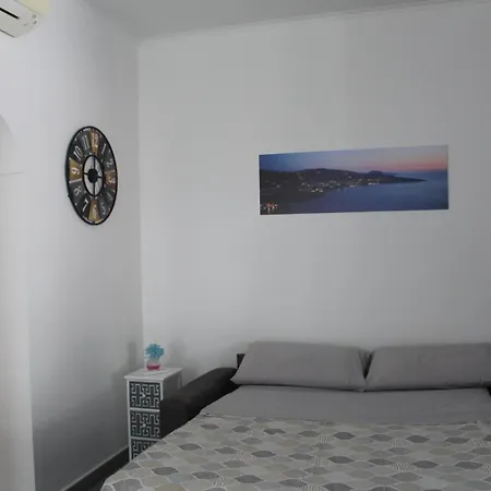 80062 Cute House - De Vivo Realty Di Sorrento *